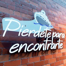 Viajero Neón